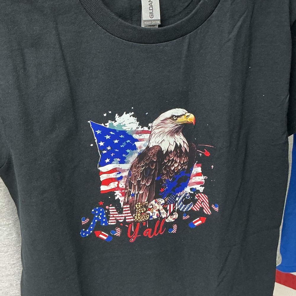Gildan Black Short Sleeve Tee with Patriotic Graphics Youth Size Small